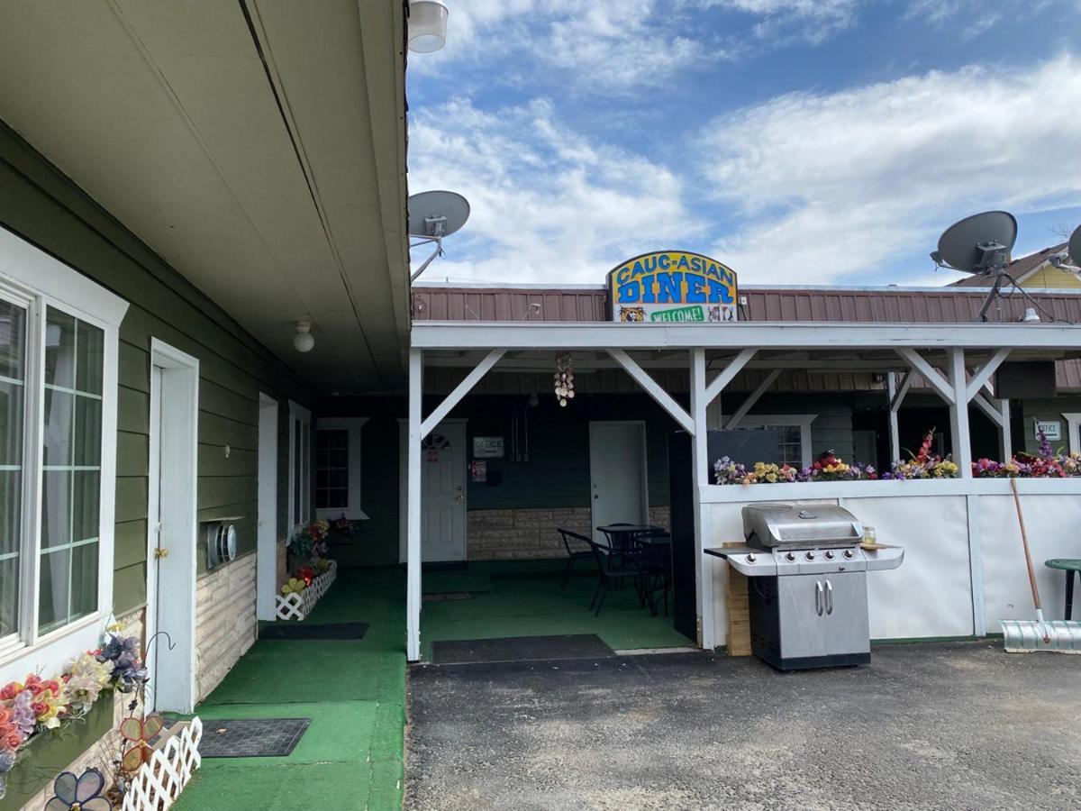 Western Motel Lovell Exterior photo
